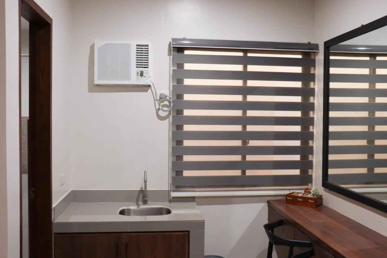 A&E Apartelle Bacolod Bagian luar foto