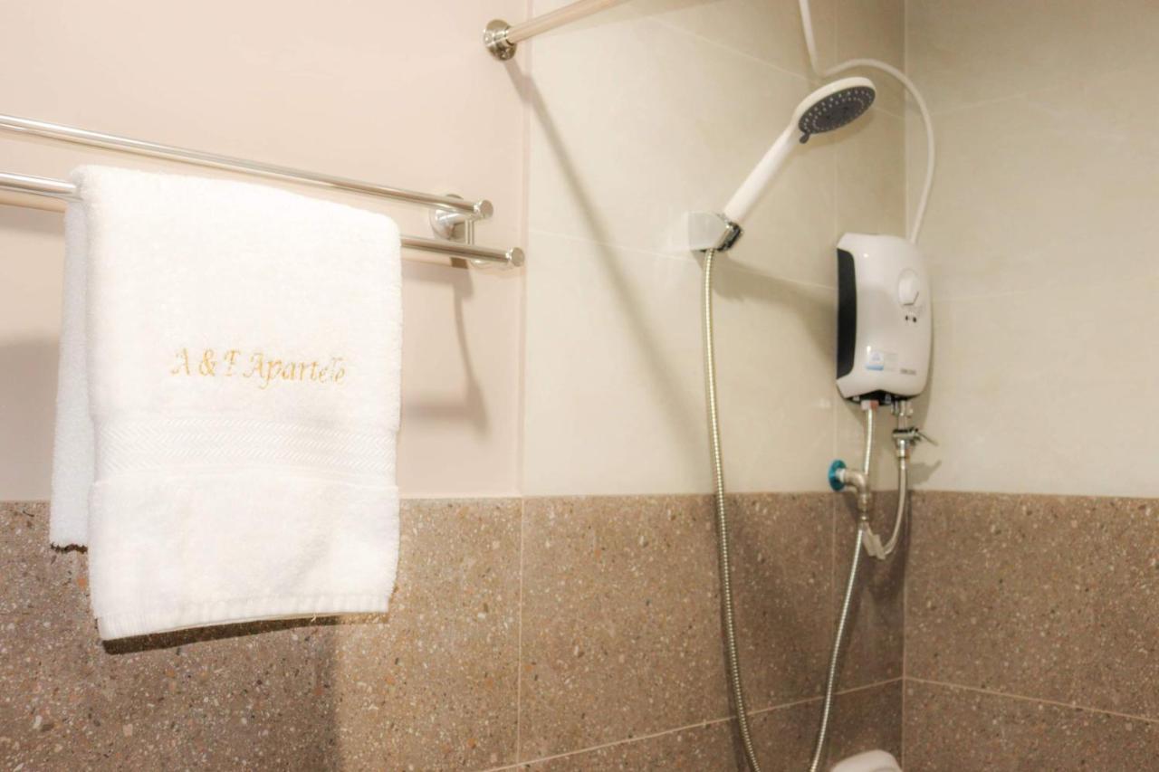 A&E Apartelle Bacolod Bagian luar foto