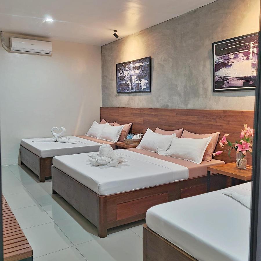 A&E Apartelle Bacolod Bagian luar foto