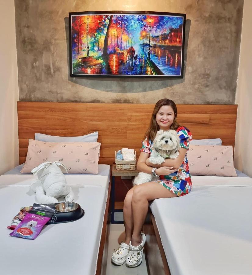 A&E Apartelle Bacolod Bagian luar foto