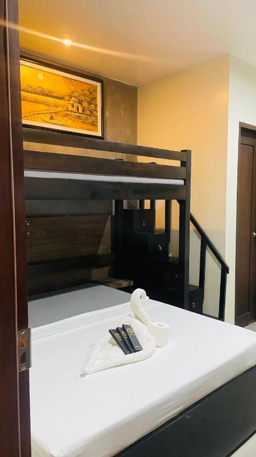 A&E Apartelle Bacolod Bagian luar foto